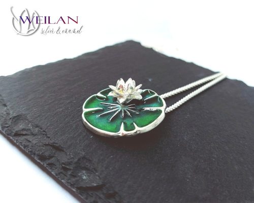 Tündérrózsa - ezüst tűzzománc medál (világoszöld)