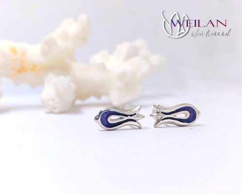 Pántlika - ezüst tűzzománc stiftes fülbevaló (lila)