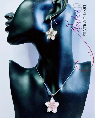 Flora - Cseresznyevirág ezüst tűzzománc szett viselése