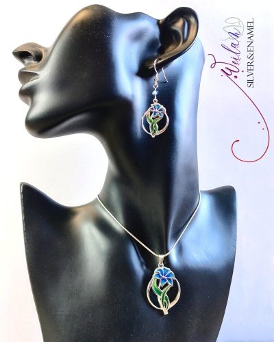 Flora - Liliom ezüst tűzzománc szett viselése