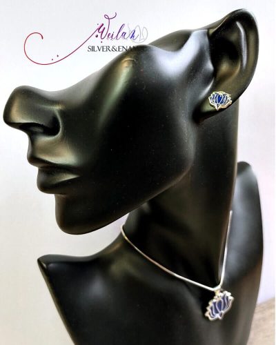 Tradició - Kalocsai - Tulipán ezüst tűzzománc fülbevaló, stiftes viselése