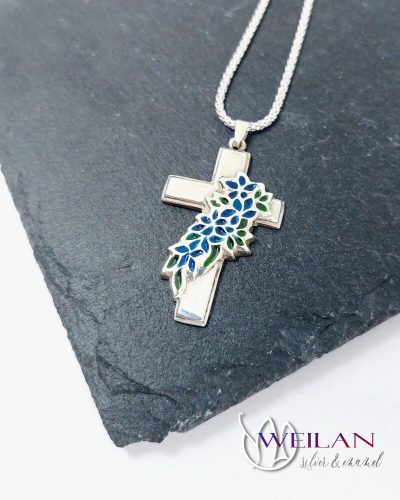 Tűzzománcozott virágfüzérrel díszített ezüst kereszt medál