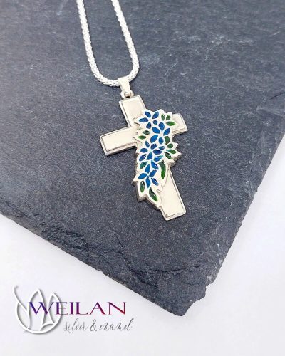 Tűzzománcozott virágfüzérrel díszített ezüst kereszt medál