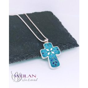 Ezüst, lekerekített latin tűzzománc kereszt, rekeszzománc díszítéssel 