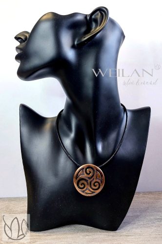 Triskelion - bronz tűzzománc medál viselése