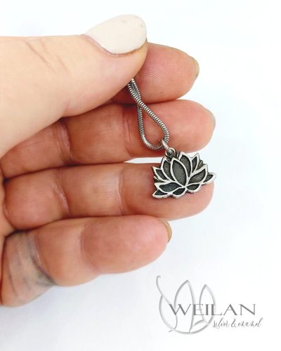 Lótusz - antikolt ezüst medál, kis méret