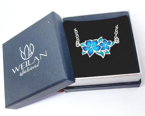 Nefelejcs ezüst, tűzzománc nyakék WEILAN díszdobozban