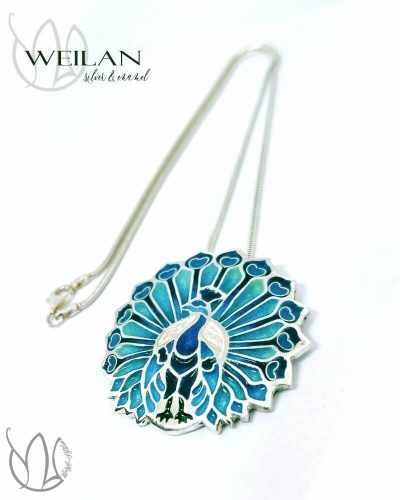 Fölszállott a páva - Büszke páva - ezüst tűzzománc medál