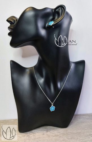 Karnevál - Flora ezüst tűzzománc ékszerszett viselése