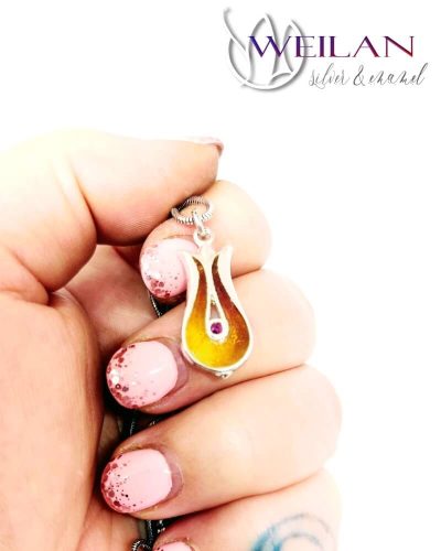 Pántlika - ezüst tűzzománc medál cirkóniával, kis méret